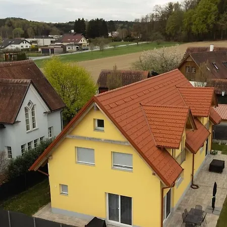 Charmante Doppelhaushaelfte Im Idyllischen Feriehus Stainz