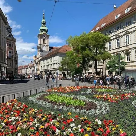 Charmante Doppelhaushaelfte Im Idyllischen Σπίτι διακοπών Stainz