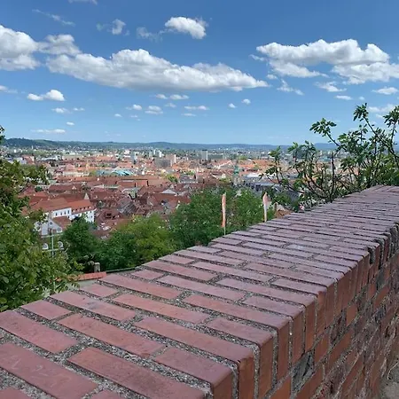 Charmante Doppelhaushaelfte Im Idyllischen Feriehus Stainz