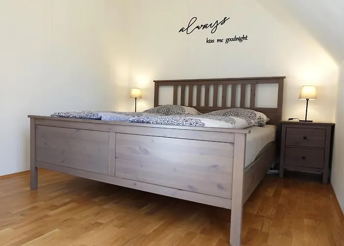 Charmante Doppelhaushaelfte Im Idyllischen *